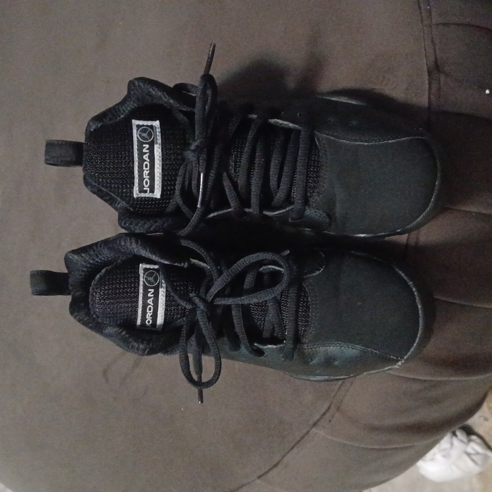 Black boys sz.3 sneakers